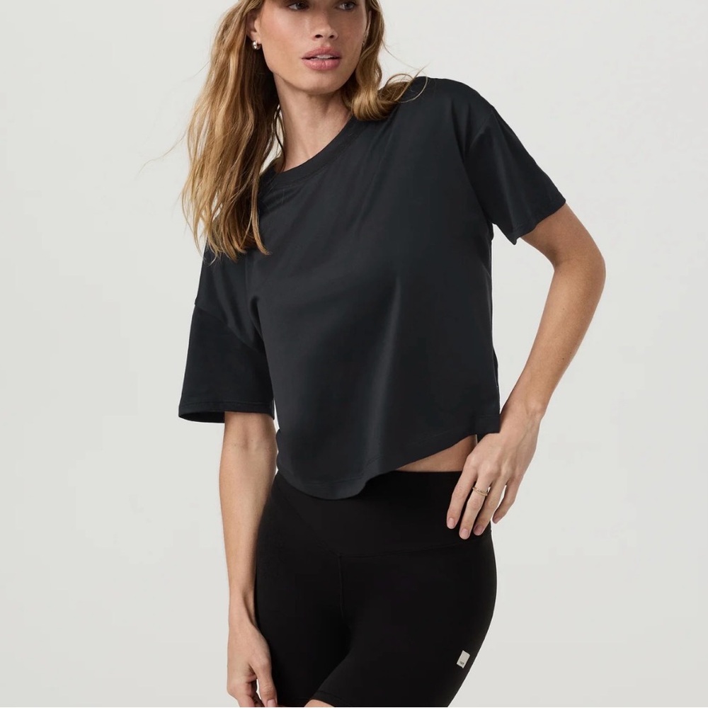 Vuori Women's Black EnergyTee